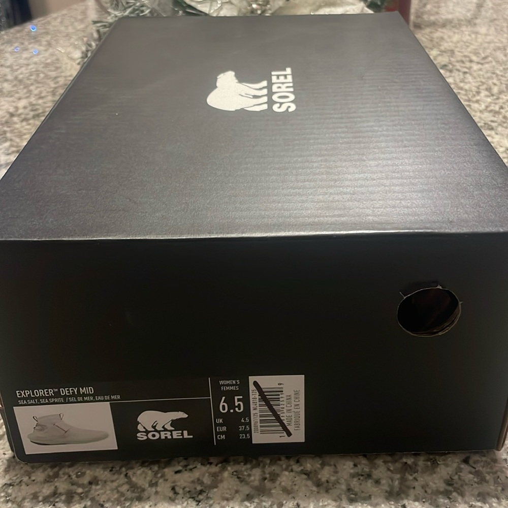 Women’s light weight SOREL shoe